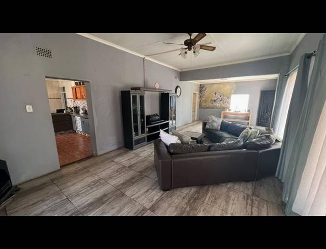5 BEDROOM HOUSE FOR SALE IN BRAKPAN CENTRAL